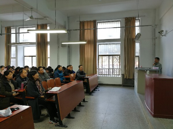 法治专题报告2.jpg